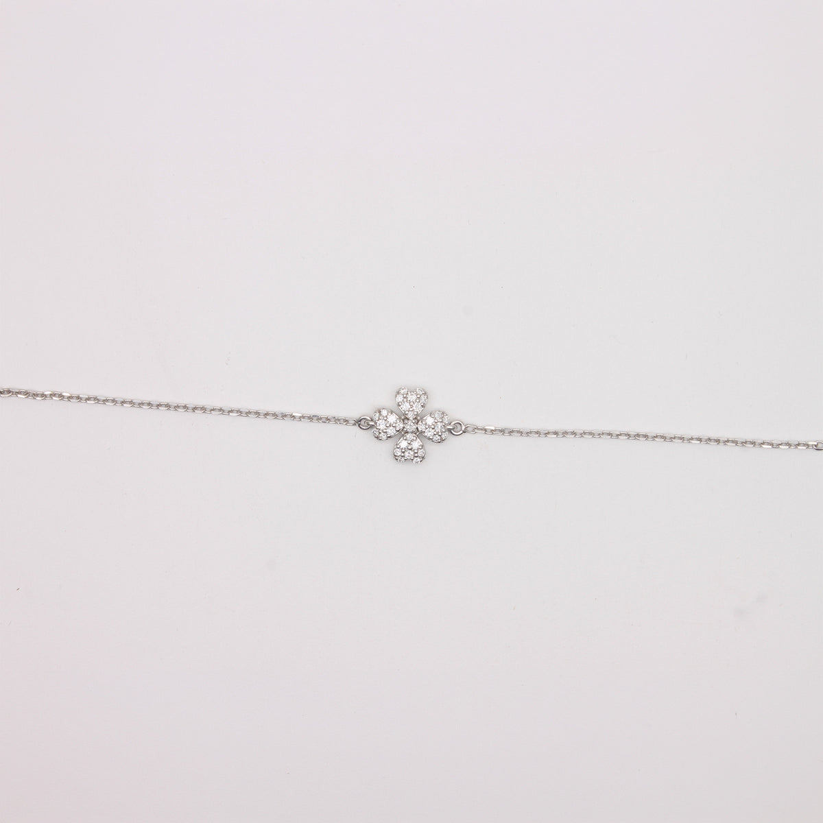 diamond clover chared braceket