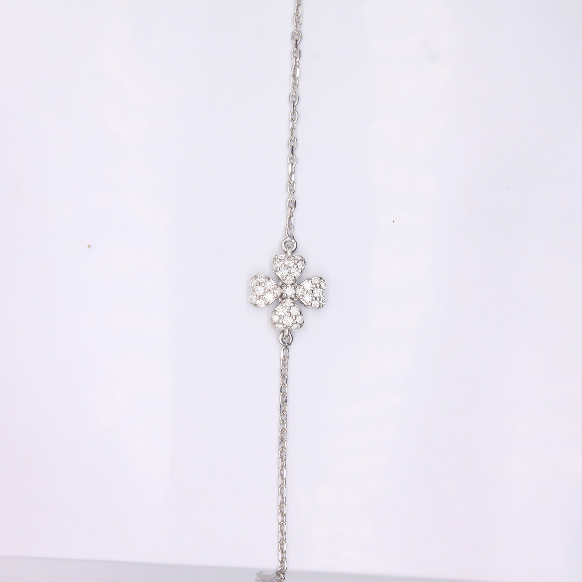 diamond clover chared braceket
