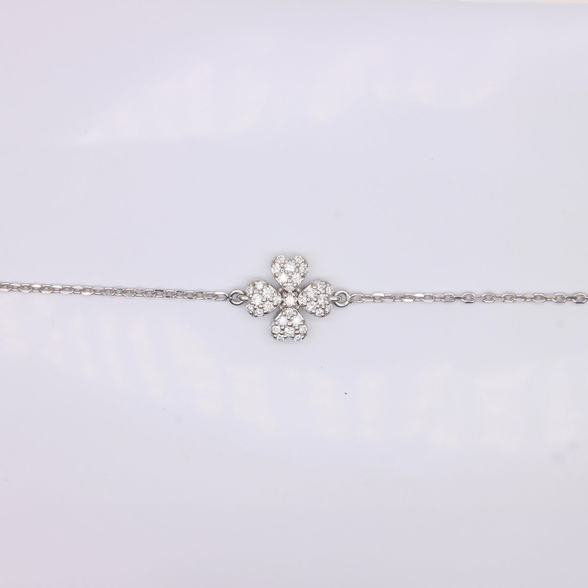 diamond clover chared braceket